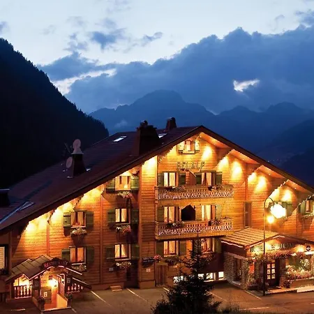 Отель Contact Belalp Seyssinet-Pariset